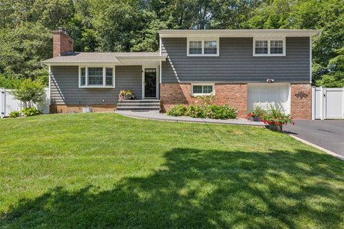 42 Wyoming Dr, Huntingtn Sta, NY, 11746-2658 | Card Image