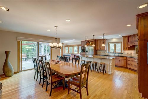 5834 Persimmon Dr, Fitchburg, WI, 53711-5004 | Card Image