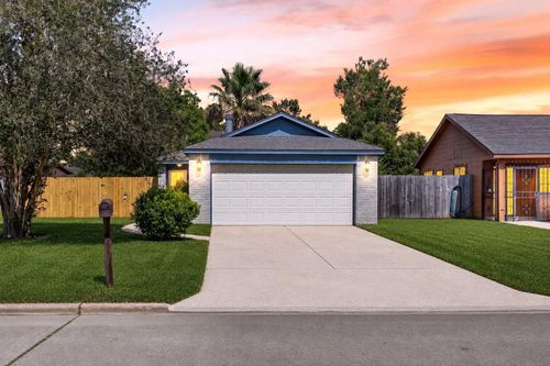 8618 Van Hut Ln, Houston, TX, 77044-1817 | Card Image