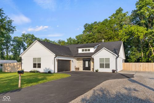 3365 Riverside Dr, Columbus, IN, 47203-1502 | Card Image