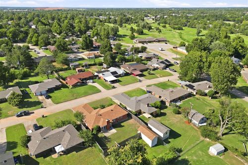 304 Country Club Terrace, Midwest City, OK, 73110 | Card Image