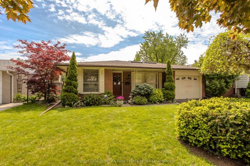 643 Artreva Cres, Burlington, ON, L7L2B8 | Card Image