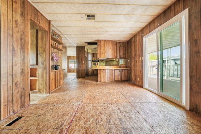 SPC-37 - 2930 W Rialto Ave, Home with 3 bedrooms, 2 bathrooms and null parking in Rialto CA | Image 11