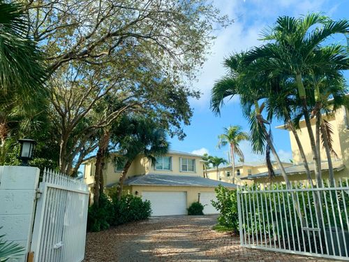 826 Se 4th Ct, Deerfield Beach, FL, 33441-4889 | Card Image