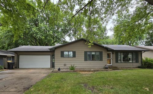 803 2nd Avenue Se, Pipestone, MN, 56164 | Card Image