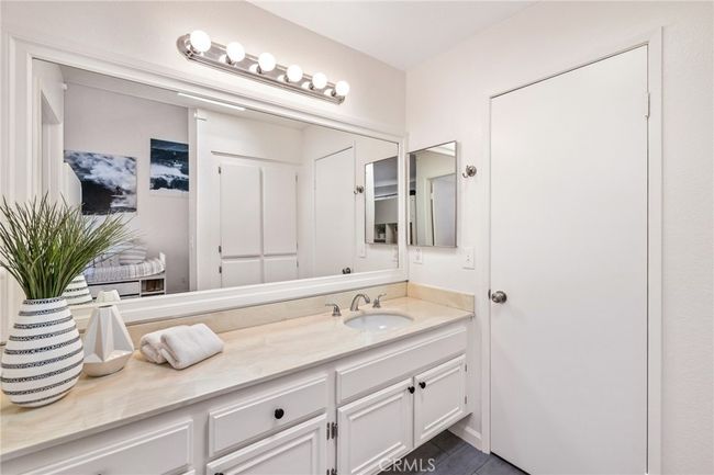 G - 2715 Vanderbilt Ln, Townhouse with 2 bedrooms, 3 bathrooms and 2 parking in Redondo Beach CA | Image 46