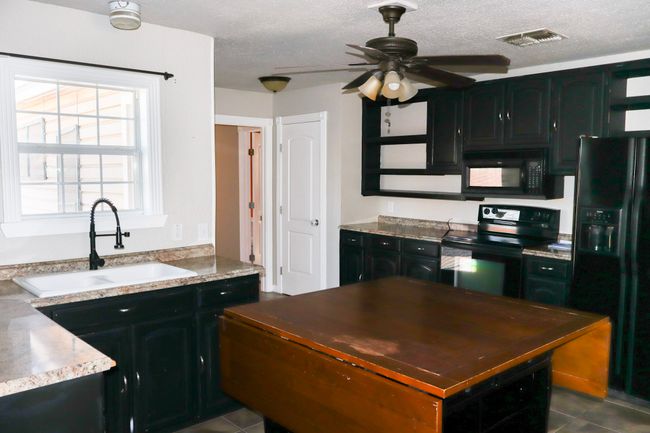 901 Ash, House other with 3 bedrooms, 2 bathrooms and null parking in Merkel TX | Image 8
