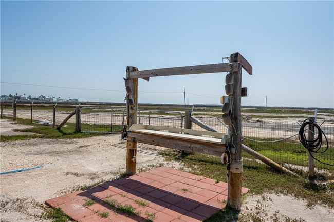 326 E 10 Th St, House other with 1 bedrooms, 2 bathrooms and null parking in Rockport TX | Image 33