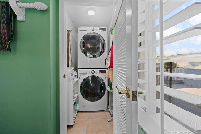 Washer & dryer on 2nd floor- very convenient! | Image 47