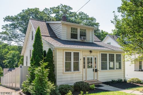 12 Valley Way, West Orange, NJ, 07052-5808 | Card Image