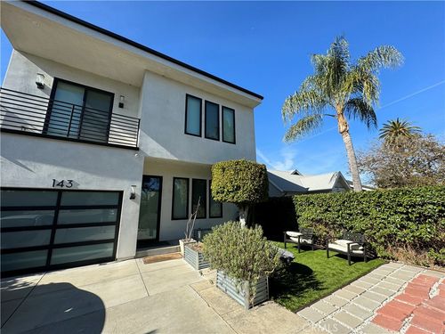 143 N Ardmore Ave, Los Angeles, CA, 90004-4501 | Card Image