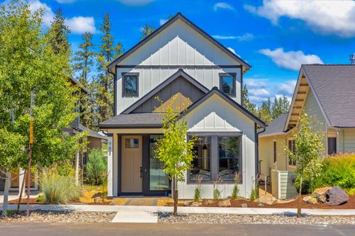 30-988 E Black Butte Ave, Sisters, OR, 97759-5044 | Card Image