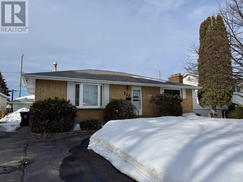 523 Donald St W, Thunder Bay, ON, P7E5Y7 | Card Image