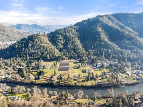 8401 Rogue Ct, Rogue River, OR, 97537 | Card Image