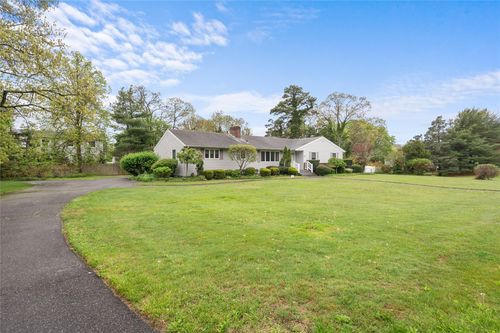 90 Meadow Ln, Bayport, NY, 11705-2223 | Card Image