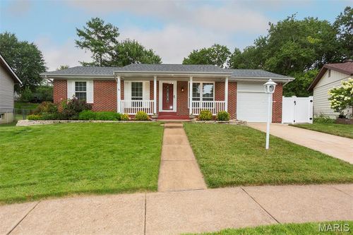728 Stonesign Dr, Fenton, MO, 63026-3326 | Card Image