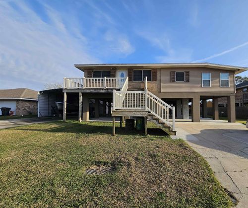 105 S Central Blvd, Chauvin, LA, 70344-4305 | Card Image