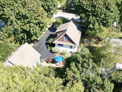 7545 N Lake Drive, House other with 3 bedrooms, 2 bathrooms and null parking in FOX POINT WI | Image 2