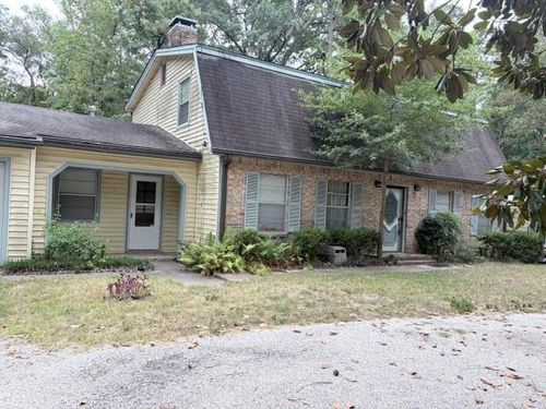 3737 Summer Ln, Huntsville, TX, 77340-8945 | Card Image