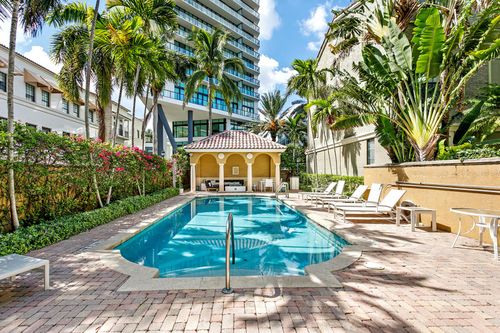 691 Hibiscus St, West Palm Beach, FL, 33401-6019 | Card Image