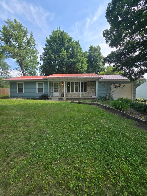22 Leroy St, Hillsdale, MI, 49242-1942 | Card Image
