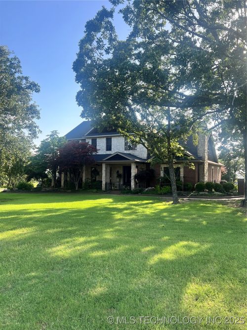 910 Summit Rdg, McAlester, OK, 74501-7710 | Card Image