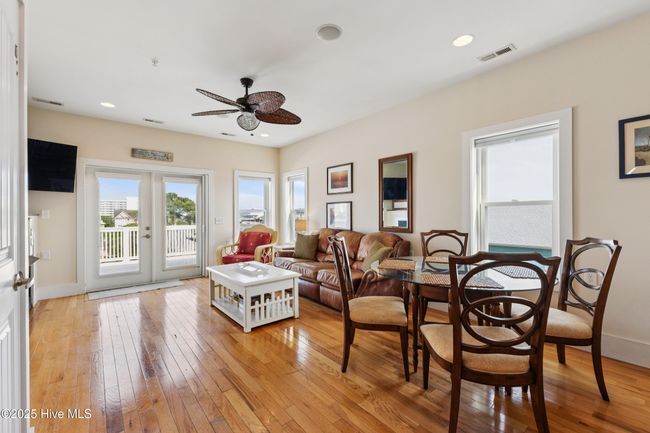 3rd floor living | Image 4