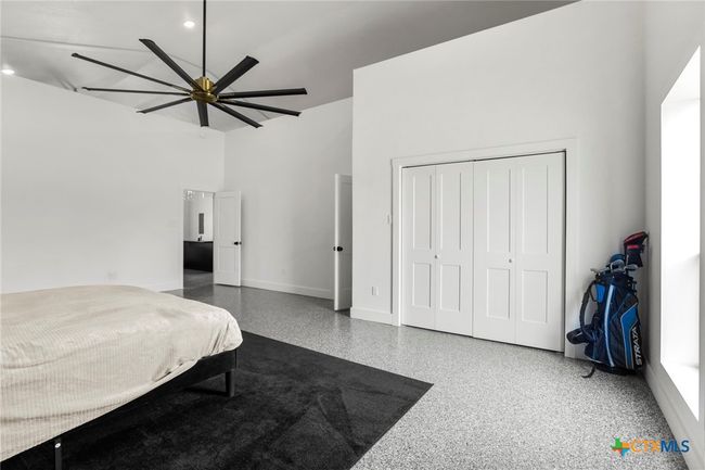 295 Honey Bee Ln, Home with 1 bedrooms, 1 bathrooms and null parking in Rogers TX | Image 7