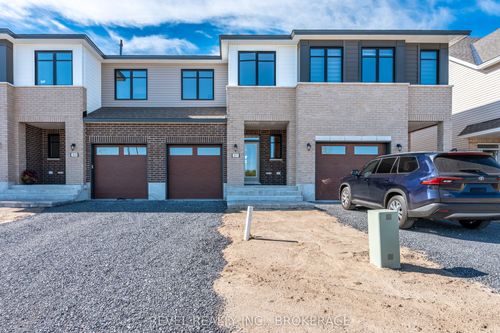 1071 Av Barrow, Kingston, ON, K7M0K5 | Card Image