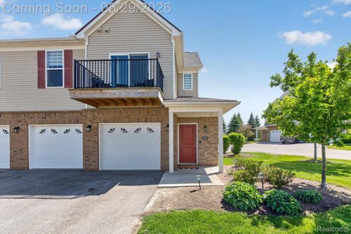 9988 Ridge Run St, Howell, MI, 48855-6319 | Card Image
