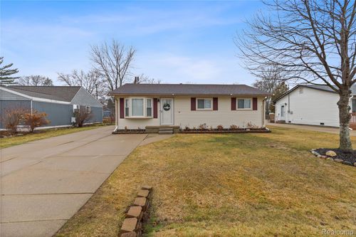 3066 Hessel Ave, Rochester Hills, MI, 48307-4833 | Card Image