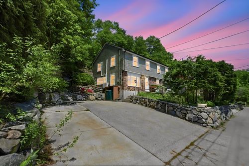 41-41 Mountain St, Woburn, MA, 01801-1228 | Card Image