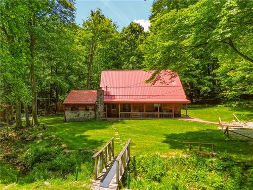 327 Stahl Rd, Somerset, PA, 15501-5822 | Card Image