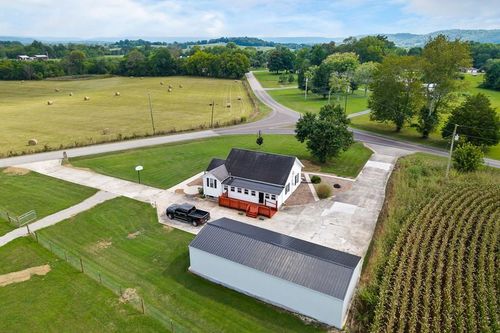 1462 Franks Ferry Rd, Sparta, TN, 38583-4761 | Card Image