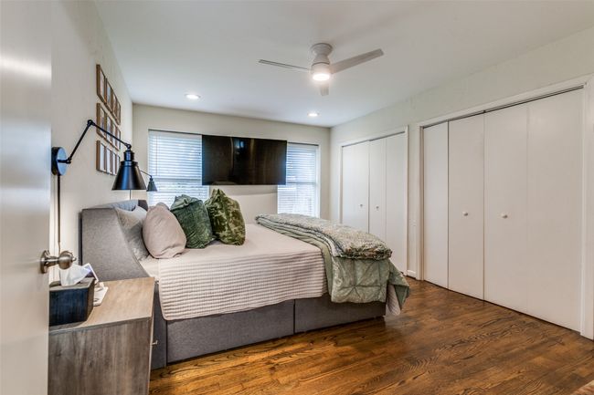 2 closets! | Image 15