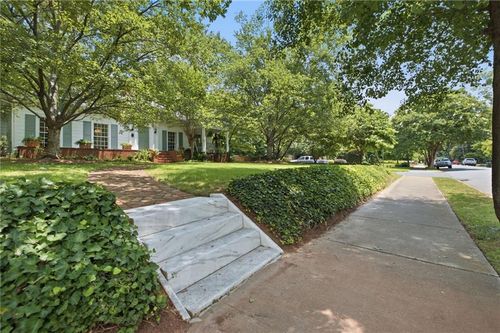 211 Freyer Dr Ne, Marietta, GA, 30060-1401 | Card Image