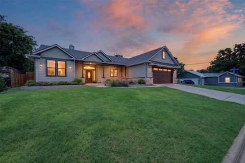 815 W Ball St, Weatherford, TX, 76086-3005 | Card Image