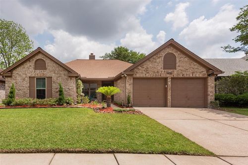 4731 Cavern Dr, Friendswood, TX, 77546-3152 | Card Image