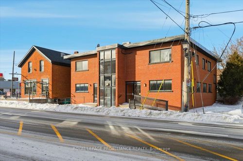 {{alt}} | Card Image