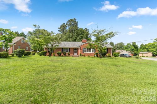 1400 Morven Rd, Wadesboro, NC, 28170-3136 | Card Image