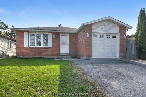 10 Ford St, Barrie, ON, L4N5X2 | Card Image