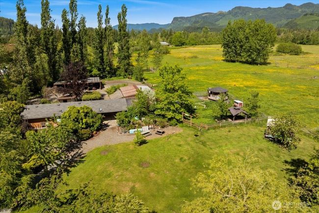 Includes barn, greenhouse, and established DADU | Image 37