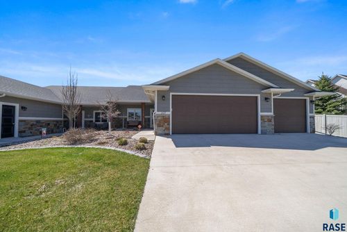 207 N Pine Lake Dr, Sioux Falls, SD, 57110-6259 | Card Image