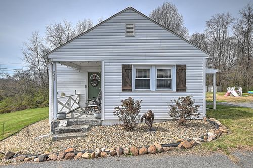2235 5th St, Bristol, TN, 37620-3207 | Card Image