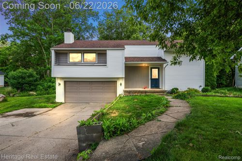 10857 Center Rd, Grand Blanc, MI, 48439-1080 | Card Image