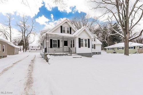 9032 Charles Court, Twinsburg, OH, 44087 | Card Image