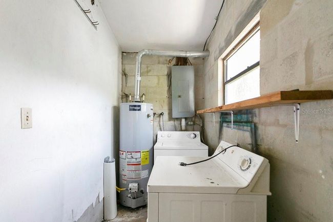 Garage / Washer and Dryer | Image 24