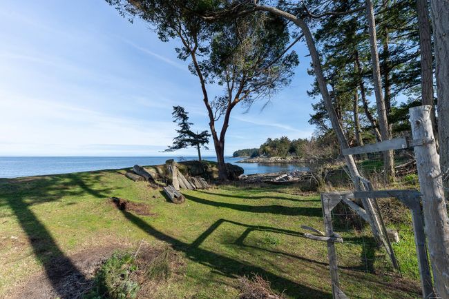 579&amp;581 Bayview Drive, House other with 2 bedrooms, 2 bathrooms and null parking in Mayne Island BC | Image 33