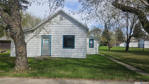 612-614 3rd Avenue, Cudworth, SK, S0K1B0 | Card Image