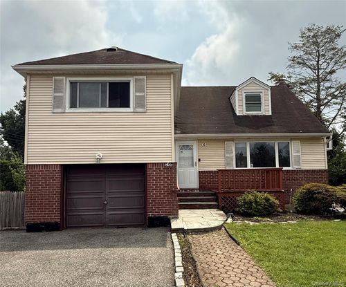 6 Gateway, Bethpage, NY, 11714-2305 | Card Image